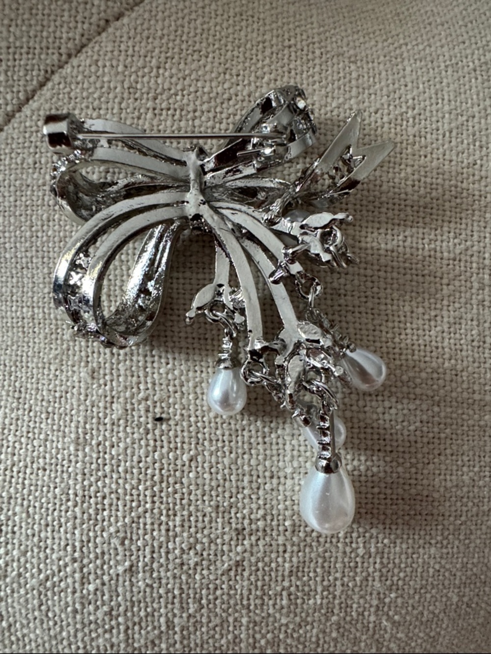 Silver Ribbon Brooch M769 - Picture 4 of 4